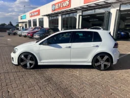 2017 Volkswagen Golf VII 2.0 TSI R Auto full