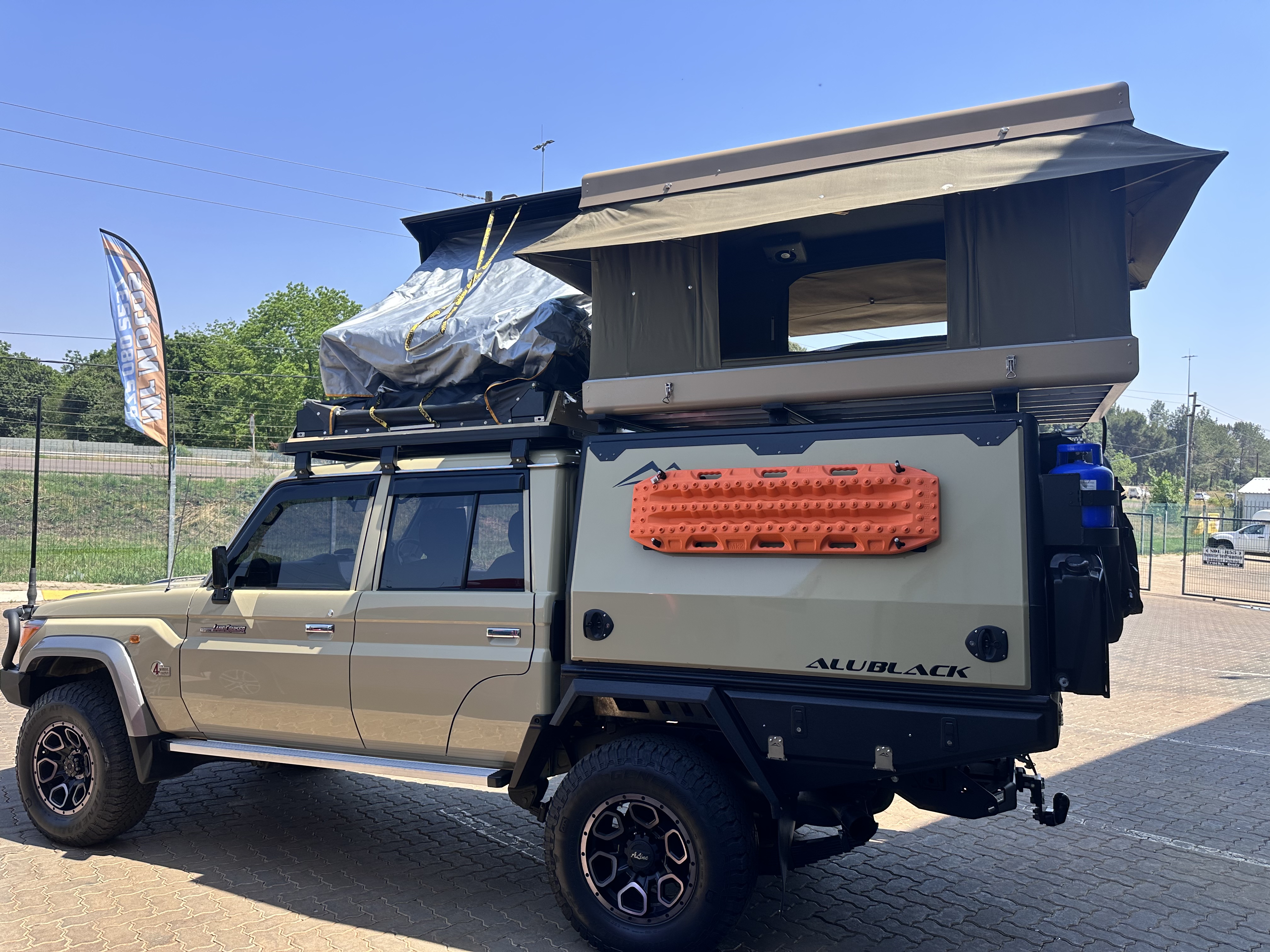 2023 Toyota Land Cruiser 79 4.5 D Double-Cab