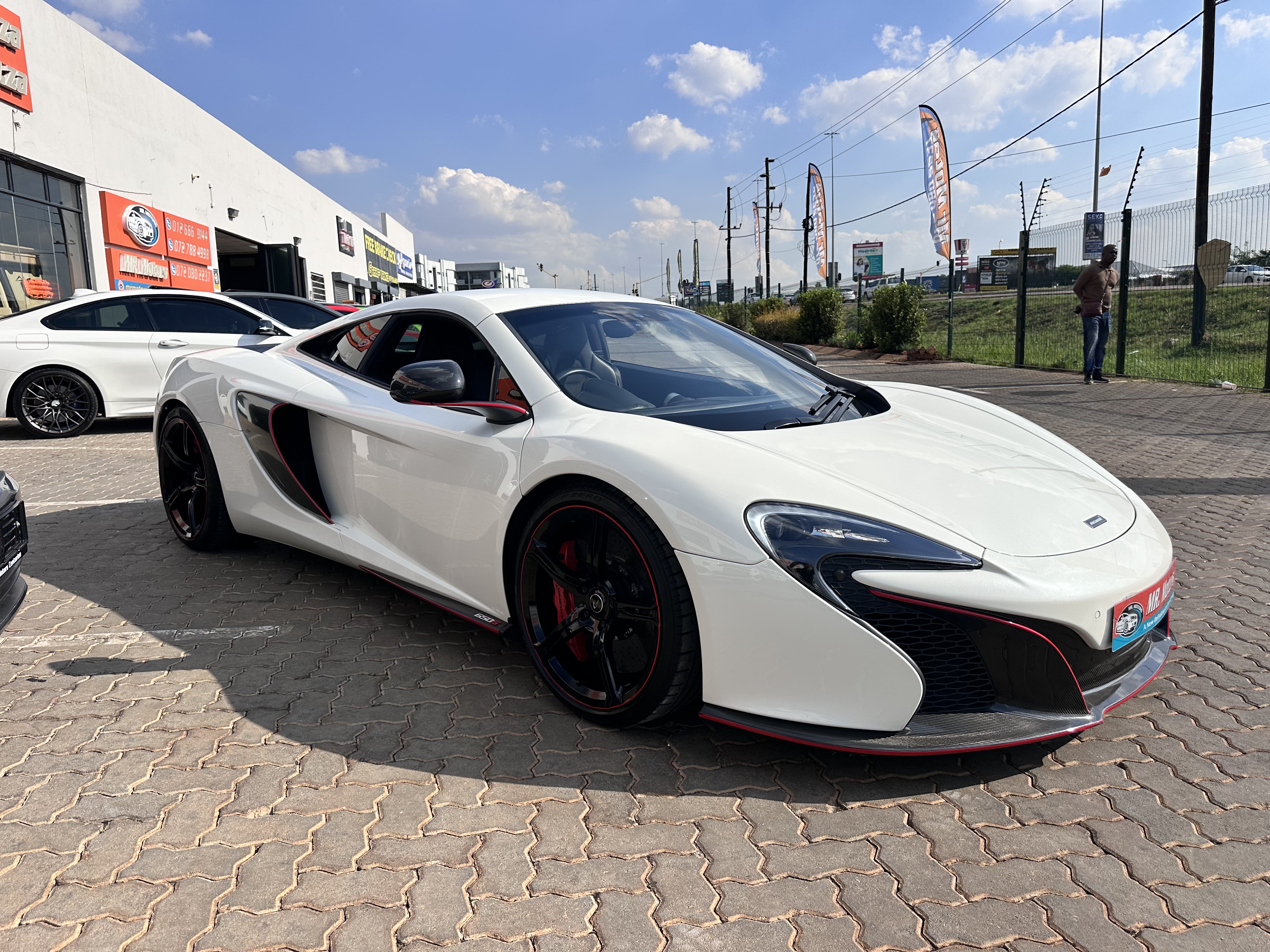 2014 McLaren 650S coupe